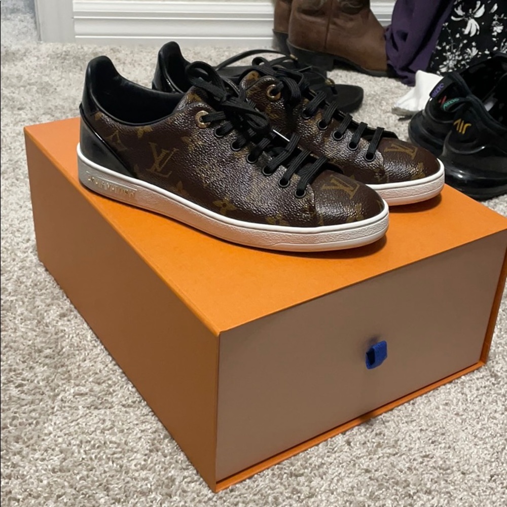 Louis Vuitton Front Row Sneakers - Size 38
